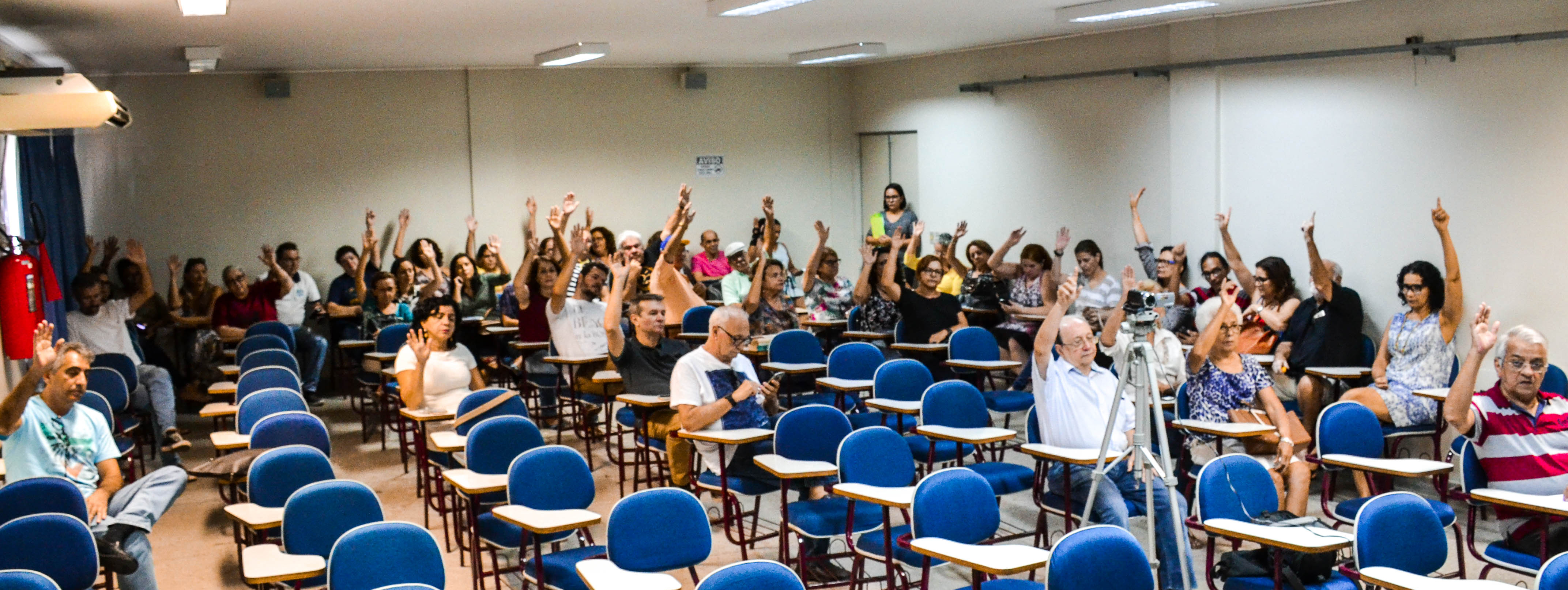 Em assembleia, docentes aprovam parecer do Conselho Fiscal por unanimidade