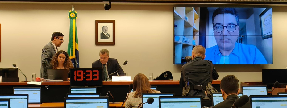 PROIFES-Federao debate na Cmara acumulao de cargo pblico para professoras e professores